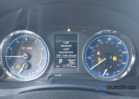 2018 Toyota Corolla Le z USA, uszkodzony, nr VIN 2T1BURHE3JC976542